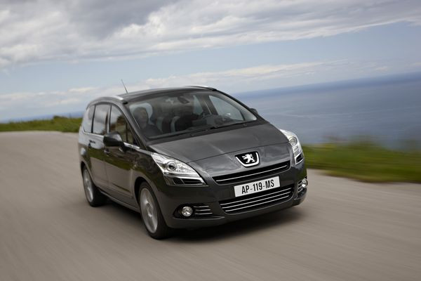 Le nouveau Peugeot 5008 démarre à 21 850 Euros