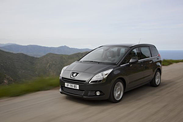 Le nouveau Peugeot 5008 démarre à 21 850 Euros