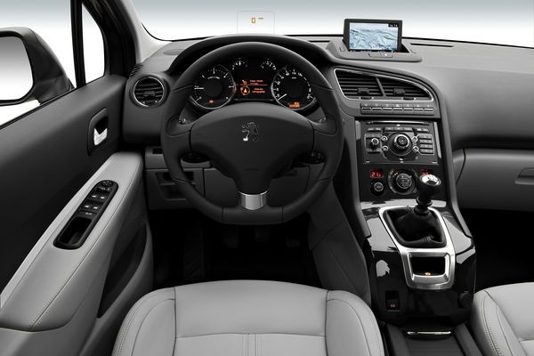 Le nouveau Peugeot 5008 démarre à 21 850 Euros