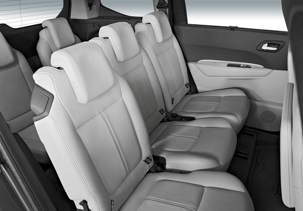 Le nouveau Peugeot 5008 démarre à 21 850 Euros