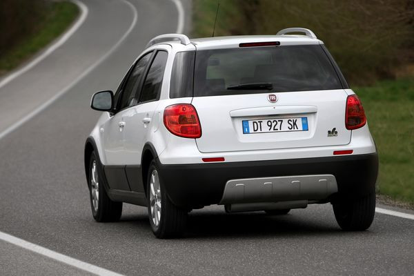Le nouveau Fiat Sedici s’offre un restyling et de nouveaux moteurs