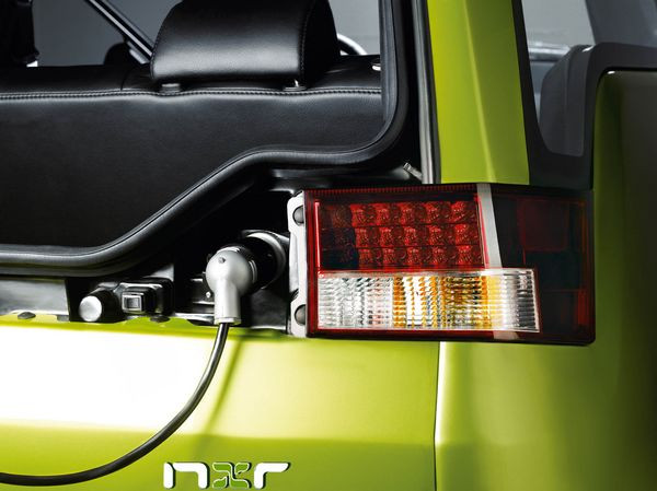 La Reva NXR électrique commercialisée à 15 800 Euros, bonus écologique de 5 000 Euros déduit
