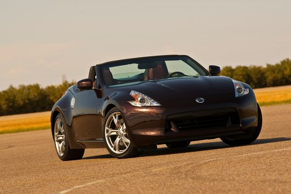 Le Nissan 370Z Roadster commercialisé au prix de 43 800 Euros