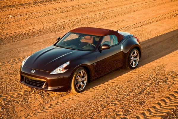 Le Nissan 370Z Roadster commercialisé au prix de 43 800 Euros