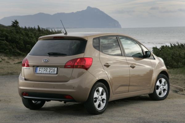 Kia lance son nouveau minispace
