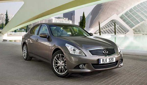 La berline Infiniti G37 s'offre quelques légères améliorations