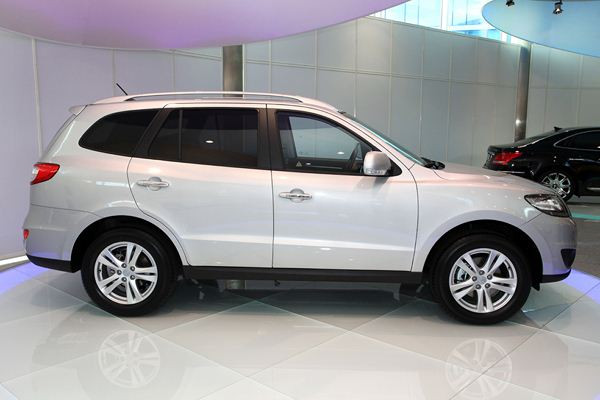 Le Hyundai Santa Fe s'offre un léger restyling