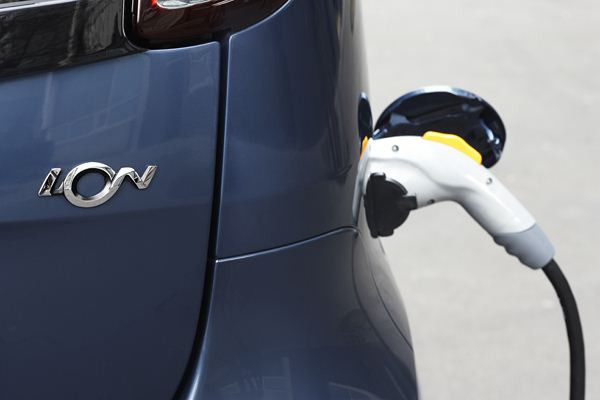 Un loyer mensuel de 500 Euros pour la mini-citadine électrique Peugeot