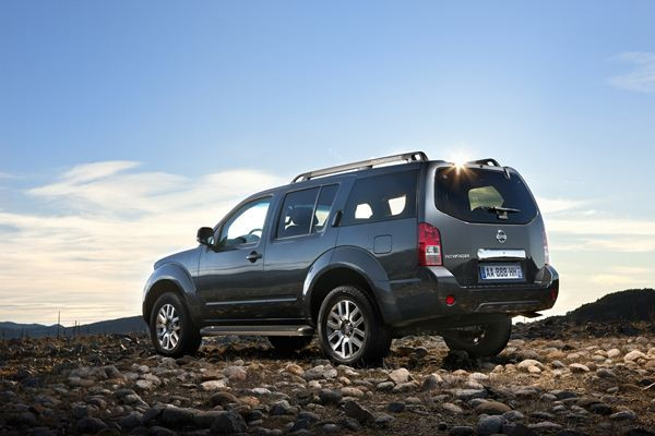 Le Nissan Pathfinder s'offre un léger restyling