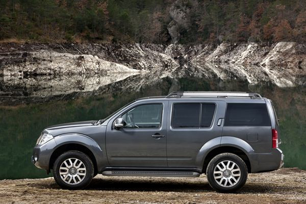 Le Nissan Pathfinder s'offre un léger restyling