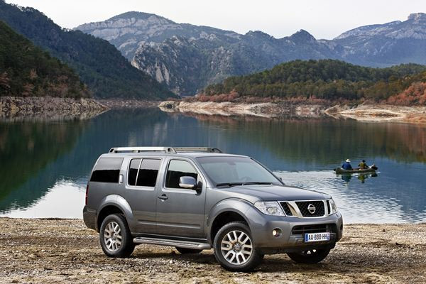 Le Nissan Pathfinder s'offre un léger restyling