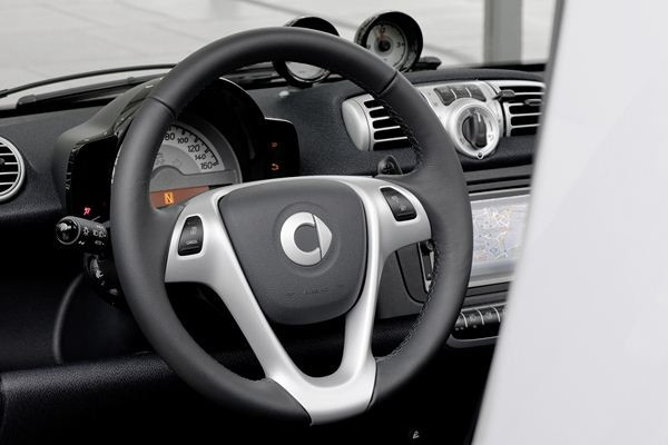 La Smart Fortwo Cabriolet restylée commercialisée à partir de 13 750 euros