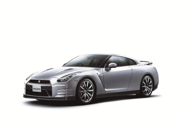 Nissan annonce le lancement de la nouvelle Nissan GT-R 2011