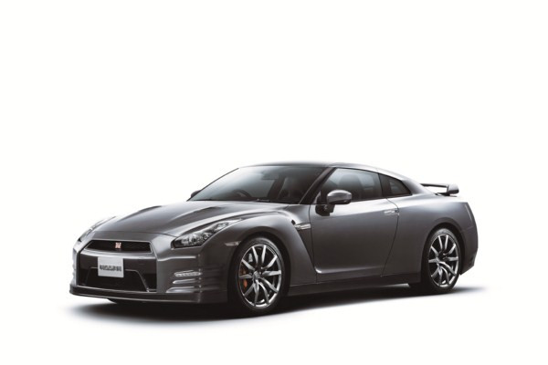 Nissan annonce le lancement de la nouvelle Nissan GT-R 2011