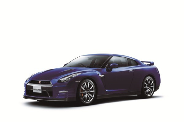 Nissan annonce le lancement de la nouvelle Nissan GT-R 2011