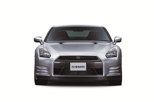 Nissan annonce le lancement de la nouvelle Nissan GT-R 2011