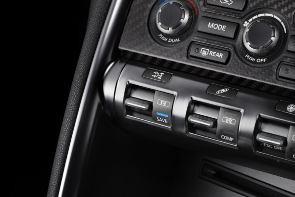 Nissan annonce le lancement de la nouvelle Nissan GT-R 2011