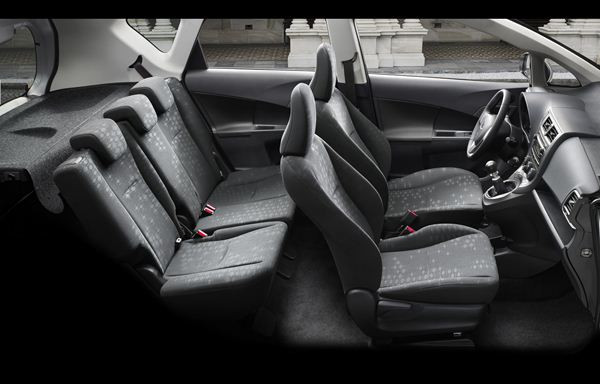 Subaru lance son minispace Trezia