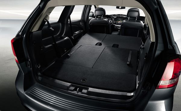 Fiat lance son nouveau monospace familial Freemont