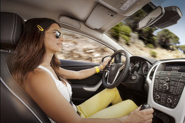 La nouvelle Opel Astra GTC commercialisée à partir de 21 400 euros