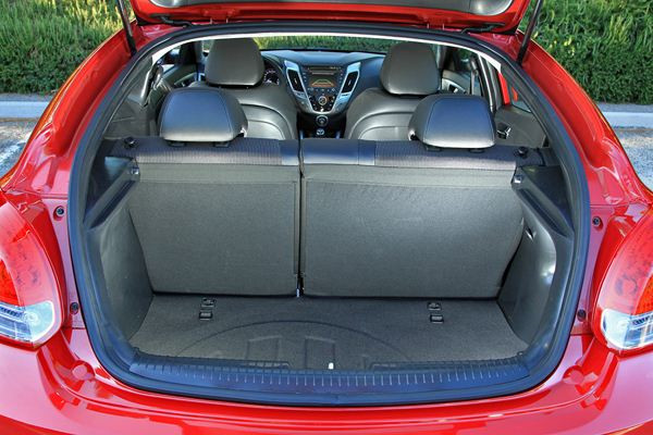 Hyundai lance un original coupé à trois portes latérales