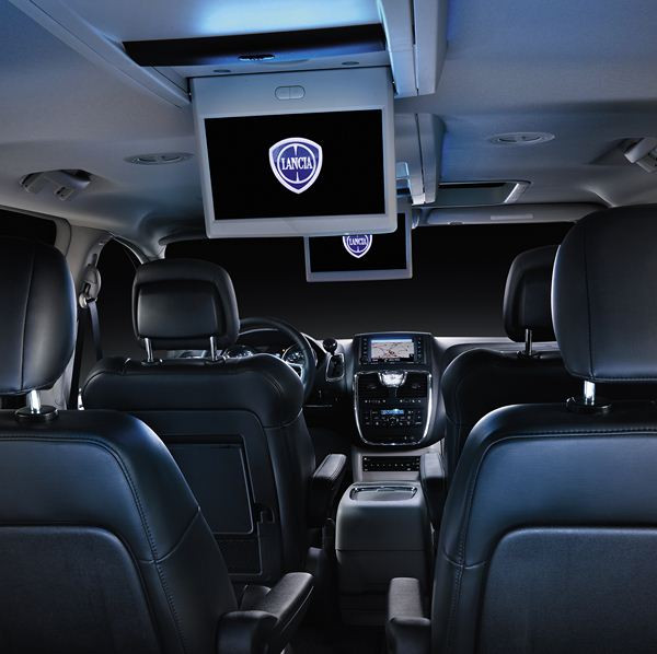 Le nouveau Lancia Voyager commercialisé à 41 900 euros