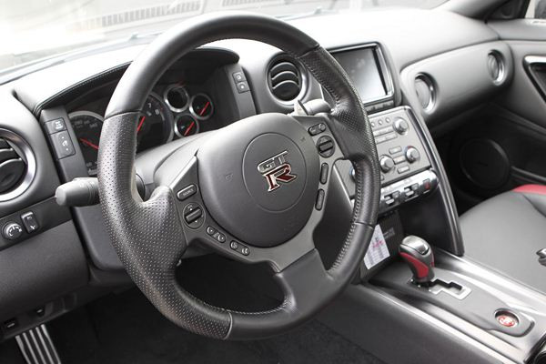 Une accélération de zéro à 100 en 2,8 secondes pour la Nissan GT-R 2012