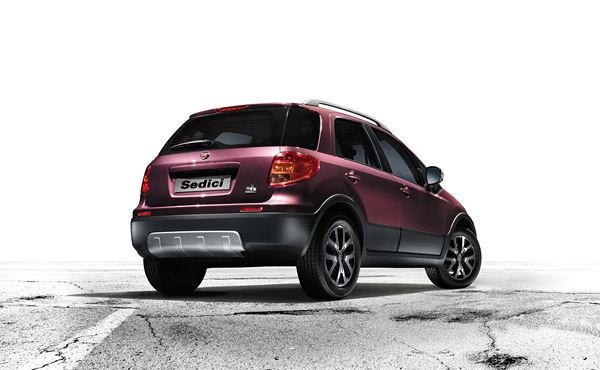 Le Fiat Sedici s'offre un léger restyling