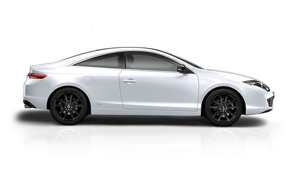 La Renault Laguna Coupé s'offre de légères retouches