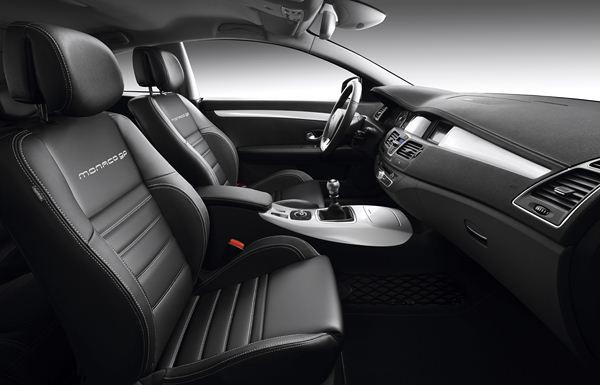 La Renault Laguna Coupé s'offre de légères retouches