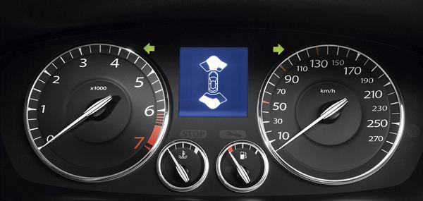 La Renault Laguna Coupé s'offre de légères retouches