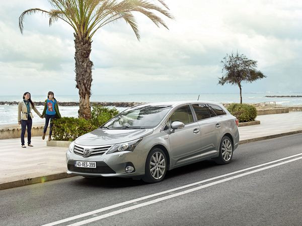 Un léger restyling pour la Toyota Avensis en 2012