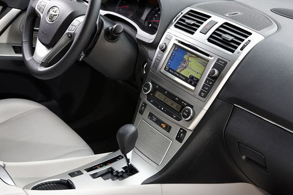 Un léger restyling pour la Toyota Avensis en 2012