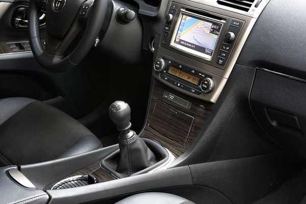 Un léger restyling pour la Toyota Avensis en 2012