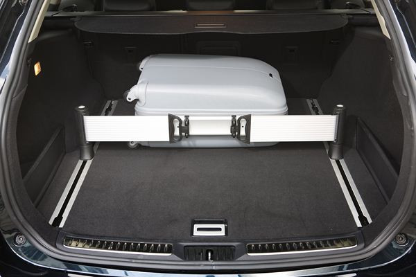 Un léger restyling pour la Toyota Avensis en 2012
