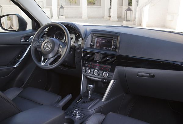 Premier prix à 24 890 euros pour le nouveau crossover compact CX-5 Mazda