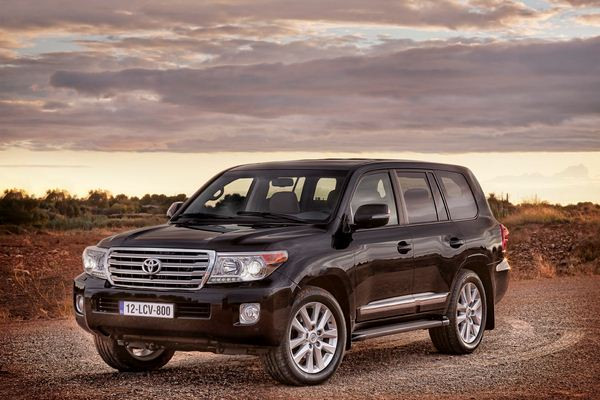 Le Toyota Land Cruiser Station Wagon s'offre un léger restylage