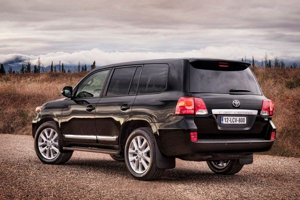 Le Toyota Land Cruiser Station Wagon s'offre un léger restylage