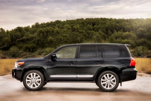Le Toyota Land Cruiser Station Wagon s'offre un léger restylage