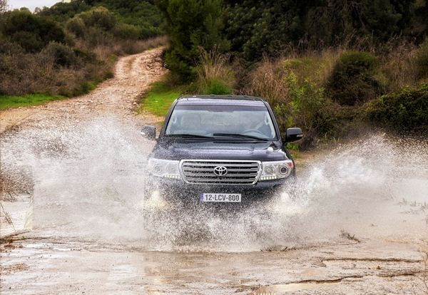 Le Toyota Land Cruiser Station Wagon s'offre un léger restylage
