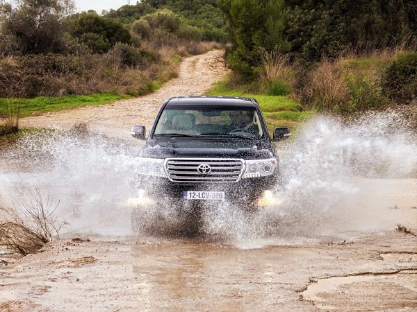 Le Toyota Land Cruiser Station Wagon s'offre un léger restylage