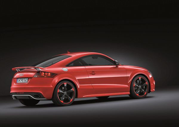 L'Audi TT RS plus s'offre un cinq cylindres de 360 chevaux