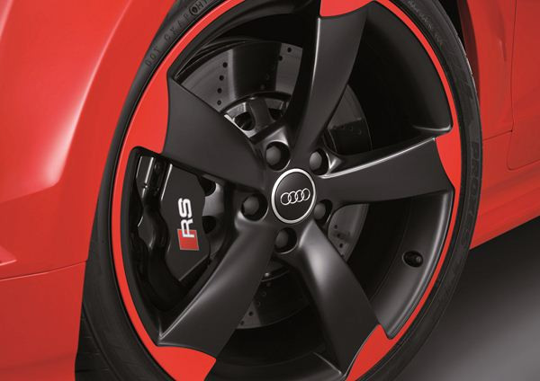L'Audi TT RS plus s'offre un cinq cylindres de 360 chevaux
