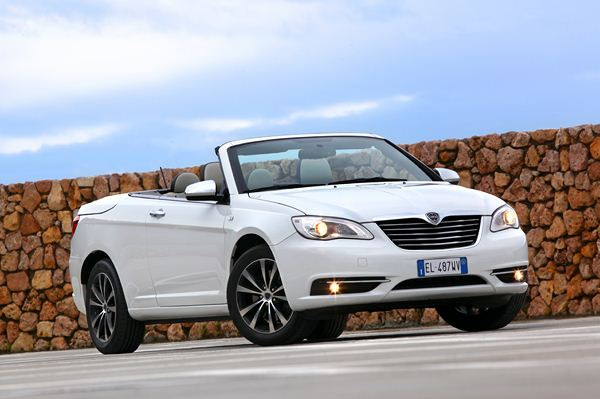 Lancia dévoile son nouveau cabriolet quatre places Flavia