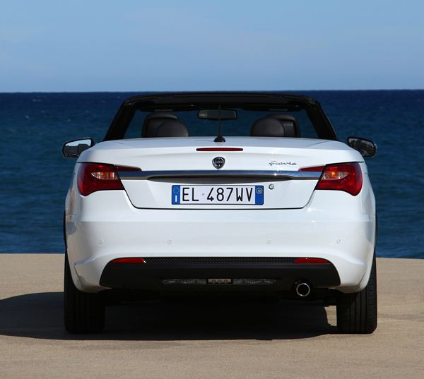 Lancia dévoile son nouveau cabriolet quatre places Flavia
