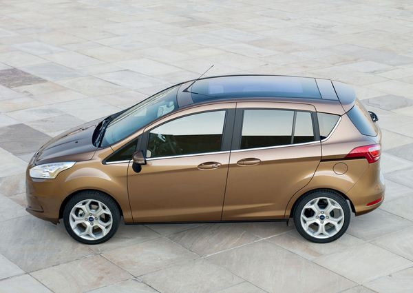 Le nouveau minispace Ford B-Max commercialisé à partir de 15 800 euros