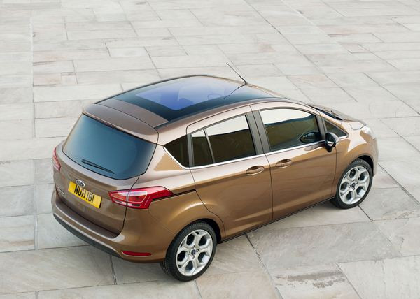 Le nouveau minispace Ford B-Max commercialisé à partir de 15 800 euros