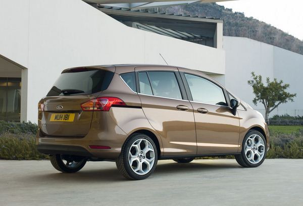 Le nouveau minispace Ford B-Max commercialisé à partir de 15 800 euros