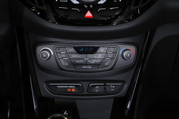 Le nouveau minispace Ford B-Max commercialisé à partir de 15 800 euros