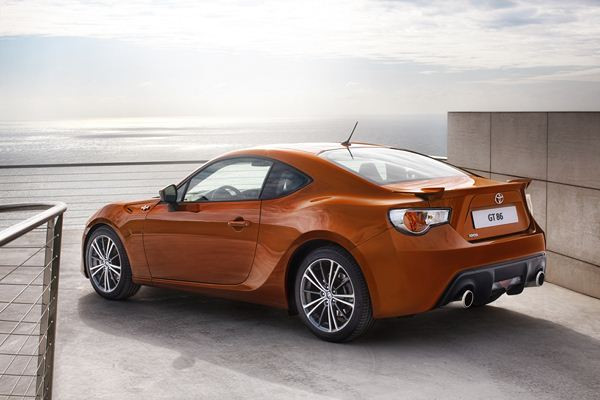 Le coupé sport 2 plus 2 Toyota GT86 commercialisé à 29 900 euros